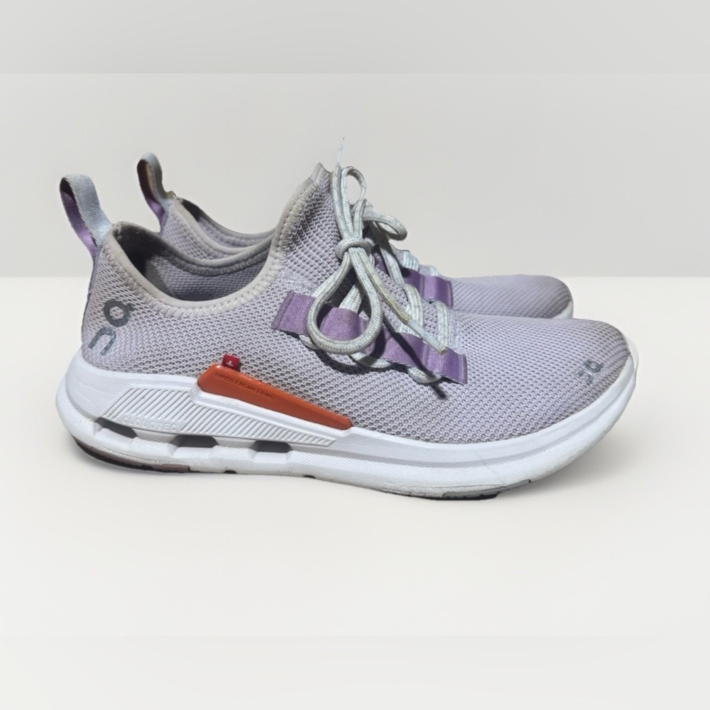 On Cloud Running Sneakers Purple Women's size 7 stretch knit gym workout shoes